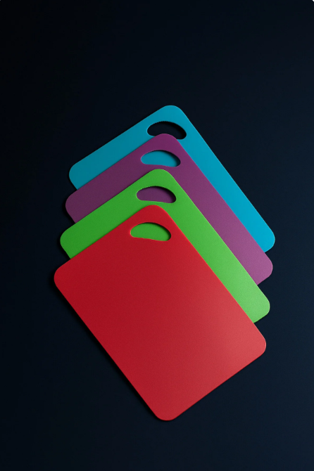 Fhilli Tallin - 4'lü Renkli Plastik Kesme Tahtası Seti | 29x19 cm Hijyenik ve Pratik Kullanım