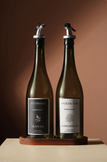 Fhilli Assos Ahşap Standlı Damlatmaz Zeytinyağı ve Sıvıyağ Şişesi 750 CC Cam Yağdanlık Seti